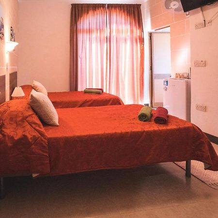 Sunset Seaview Accommodation Marsalforn Exterior foto