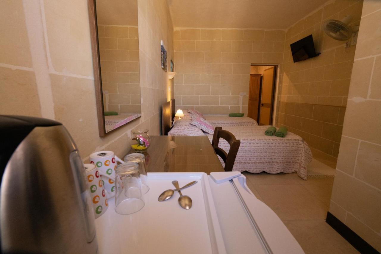 Sunset Seaview Accommodation Marsalforn Exterior foto